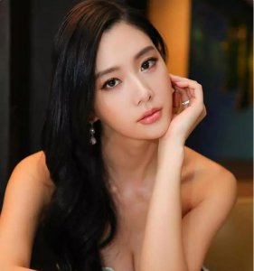 ​32岁的李成敏被称为亚洲第一美女，身材火辣碾压柳岩，是瑜伽高手