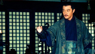 ​三国冷知识：按照辈分，夏侯惇到底应该叫周瑜什么？