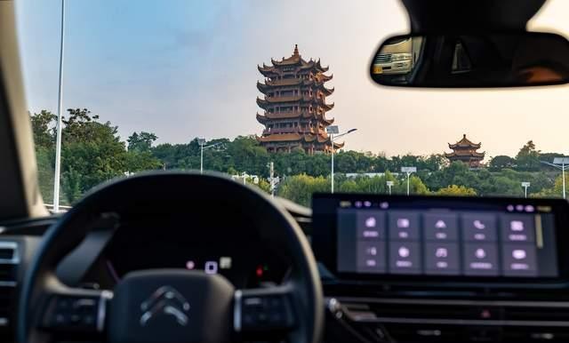 黄鹤楼涡轮增压 黄鹤楼见证“凡尔赛”狂欢