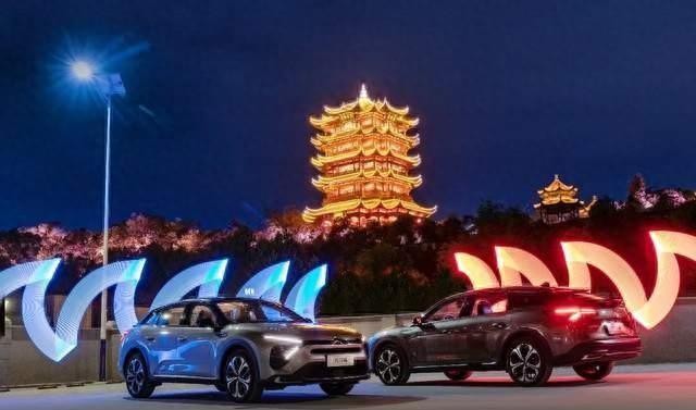 黄鹤楼涡轮增压 黄鹤楼见证“凡尔赛”狂欢
