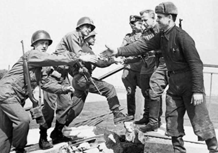 苏联解体时间(1991年，苏联为何会主动解体？)