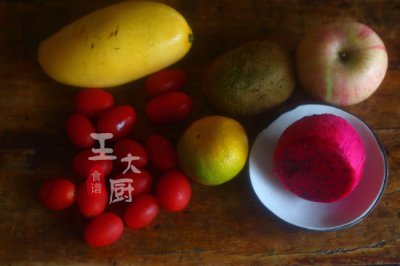 ​最简单的花式水果拼盘，非常好看，端出去倍儿有面子