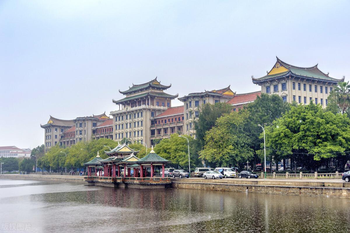 厦门景点排行榜前十名（厦门旅游必去十大景点推荐）-