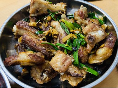 ​家常排骨的做法（家常排骨的做法大全家常菜做法窍门）