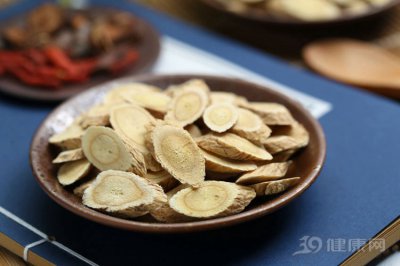 ​黄芪的功效与作用（补气圣品  增强免疫力）
