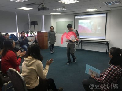 ​一在公共场合讲话就紧张怎么办 公众场合发言紧张怎么办