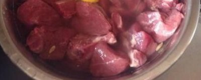 ​生肉用水泡一晚会不会坏 生肉泡在水里一天会坏吗