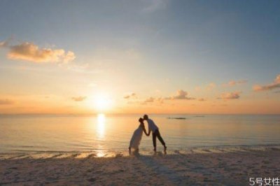 ​老婆背叛了该不该原谅 老婆背叛的几种表现
