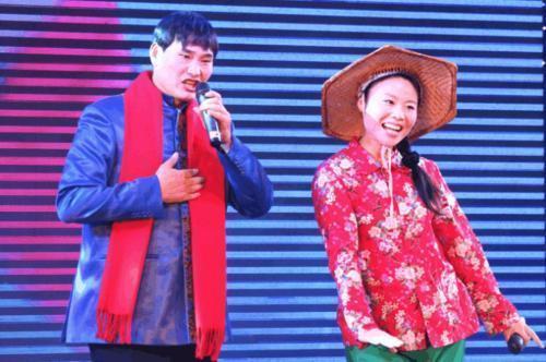 “草帽姐”徐桂花：从爆红到沦落摆地摊，8年来她都经历了什么？