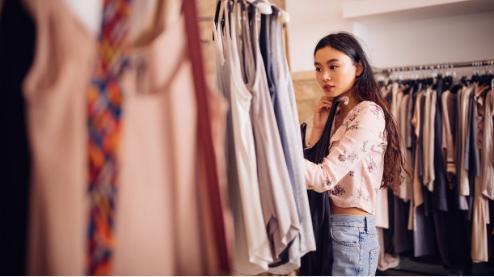 19个有关服装的趣味俚语，猜猜have deep pockets是什么意思？