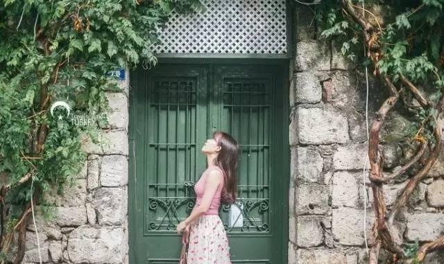 10个我们常用的拍照POSE