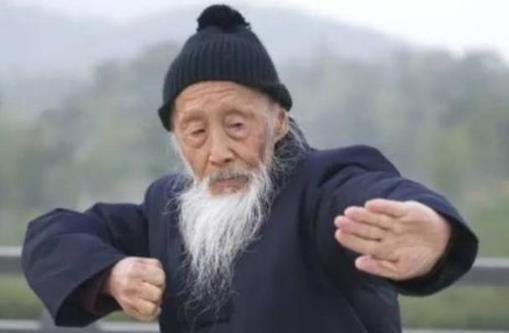 此人被称为“神仙”,修炼了70年，预先知道自己104岁去世