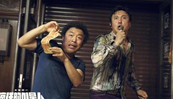 票房冠军《疯狂的外星人》，为何口碑分化两极，原因3个方面