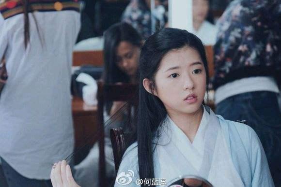 除了陈昱霖、张芷溪, 吴秀波还包养了19岁的何蓝逗?