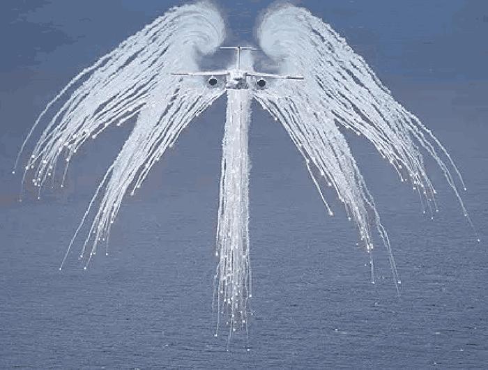 战斗机中的干扰弹是针对什么的?一组图片告诉你它有多厉害!