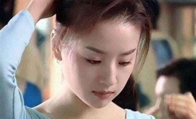 ​董洁婚内出轨＂丑男＂王大治，你以为是情乱惹祸，其实背后隐藏秘密