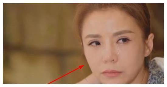 “央视一姐”朱迅：光鲜亮丽的背后，千疮百孔的人生，让人心酸