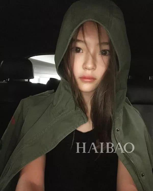 才10岁就气质赶超爱豆？这枚混血妹纸简直就是小仙女