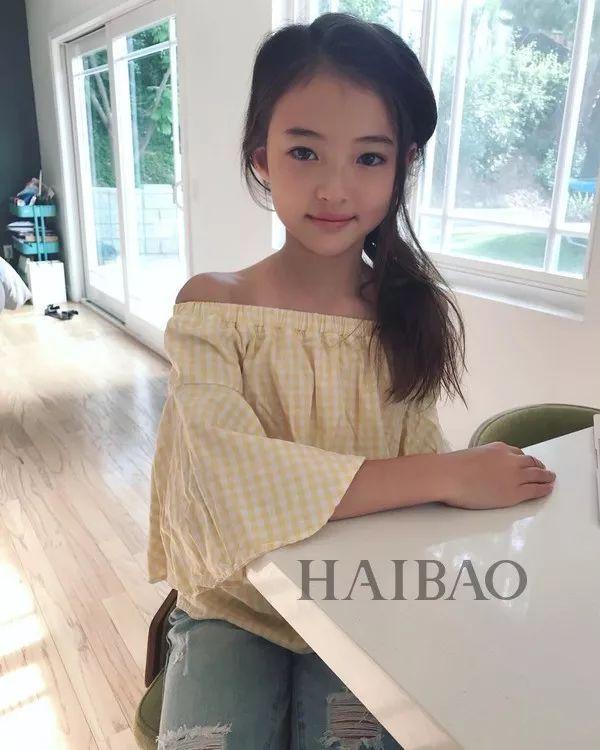 才10岁就气质赶超爱豆？这枚混血妹纸简直就是小仙女
