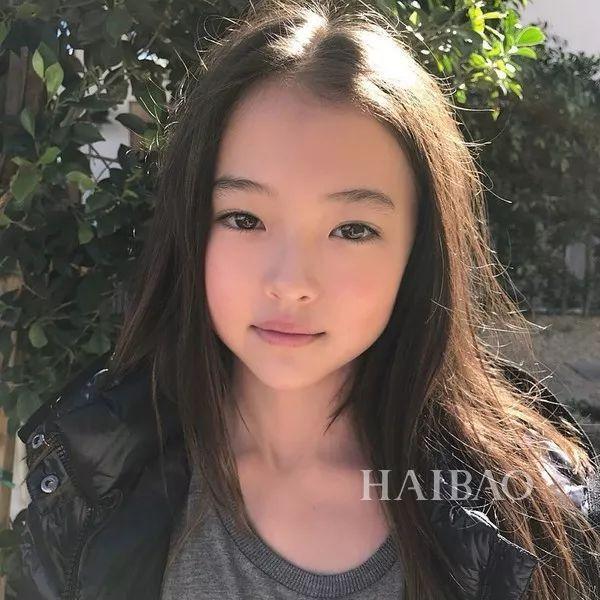 才10岁就气质赶超爱豆？这枚混血妹纸简直就是小仙女