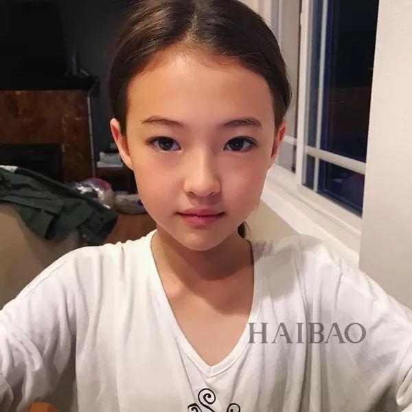 才10岁就气质赶超爱豆？这枚混血妹纸简直就是小仙女