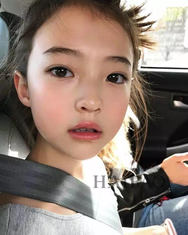 才10岁就气质赶超爱豆？这枚混血妹纸简直就是小仙女