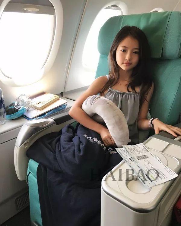 才10岁就气质赶超爱豆？这枚混血妹纸简直就是小仙女