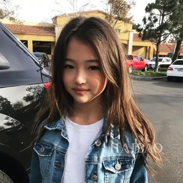 才10岁就气质赶超爱豆？这枚混血妹纸简直就是小仙女