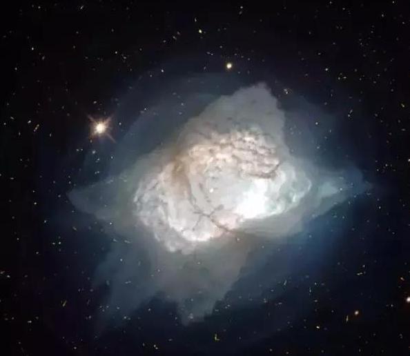 假如以光速旅行，我们这一生能踏遍137亿光年的宇宙吗？