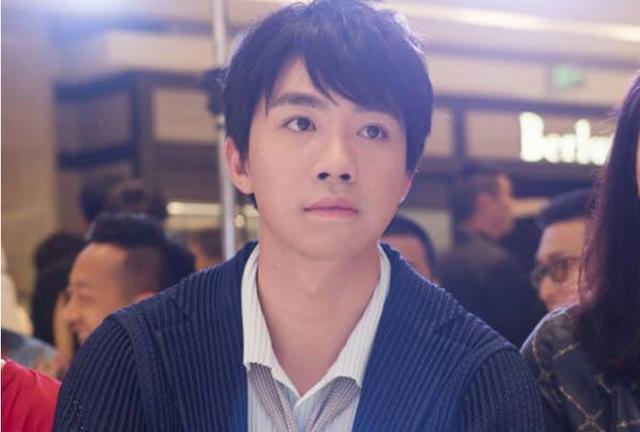 俞灏明近照曝光，“端木磊”再现疑似整容，网友：杨幂看了该后悔