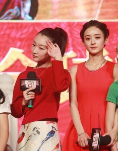 ​赵丽颖和冯绍峰决定补办婚礼，在巴厘岛举行，伴娘只透漏了两位