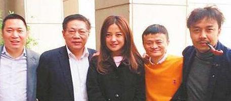 赵薇9岁女儿照片曝光，小四月大眼随妈，样貌却像了黄有龙