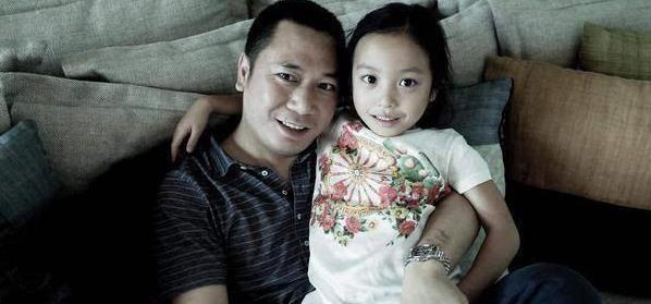赵薇9岁女儿照片曝光，小四月大眼随妈，样貌却像了黄有龙