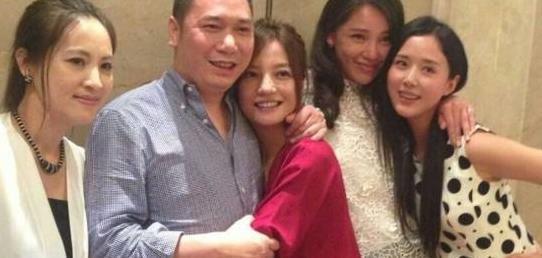 赵薇9岁女儿照片曝光，小四月大眼随妈，样貌却像了黄有龙