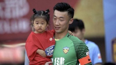 ​因酒驾入狱的张鹭即将出狱，其妻子开心晒辽春晚照