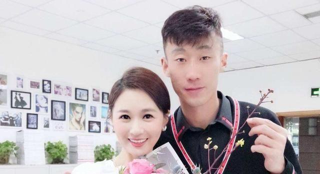 因酒驾入狱的张鹭即将出狱，其妻子开心晒辽春晚照
