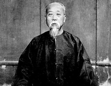 ​老婆很丑，成为笑柄，却为他生了个有名的儿子