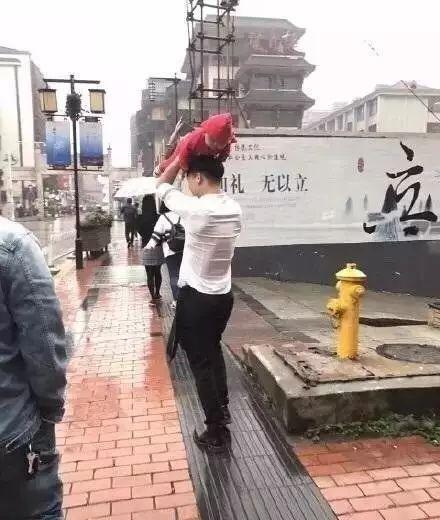 那些年我们一起在影视剧里淋过的雨
