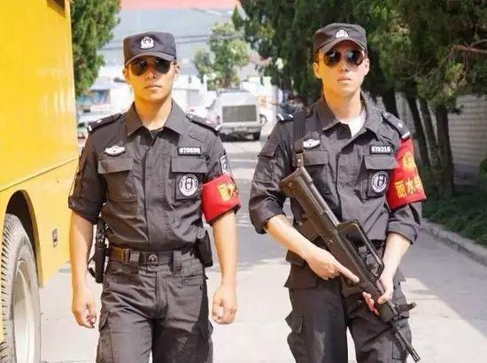 近年爆红网络的十大民间草根帅哥，各行各业颜值丝毫不输明星