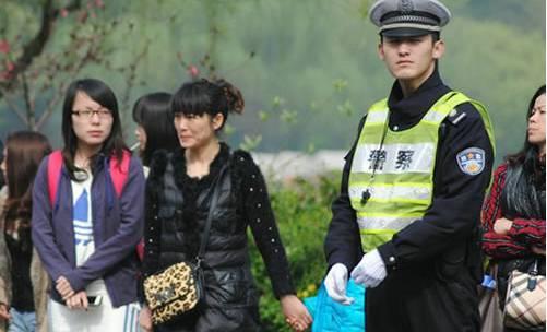 近年爆红网络的十大民间草根帅哥，各行各业颜值丝毫不输明星