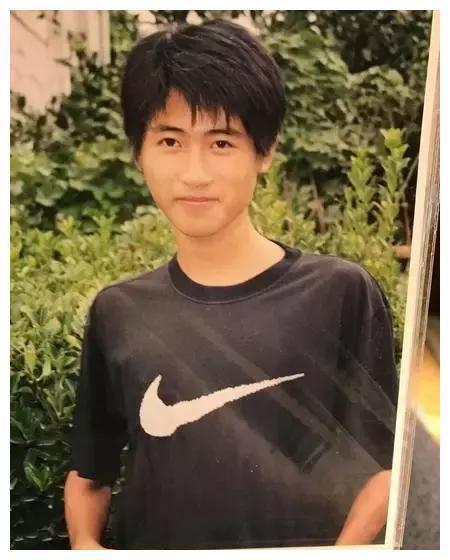 致青春！韩寒晒年少帅气老照片，众星稚嫩童颜旧照又来袭