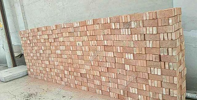 河北农村红砖6毛惹争议，网友：南京涨到2元！自建房已成无底洞