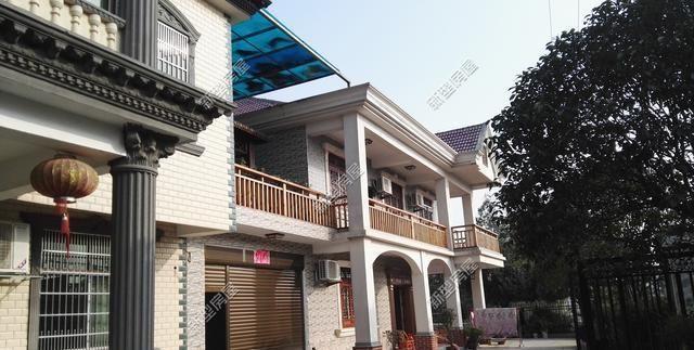 河北农村红砖6毛惹争议，网友：南京涨到2元！自建房已成无底洞