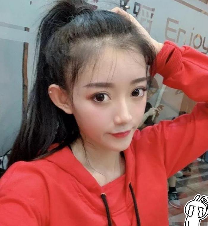 “快手一姐”沦为跳舞者，跑到蹭仙洋热度，716公司要凉凉？