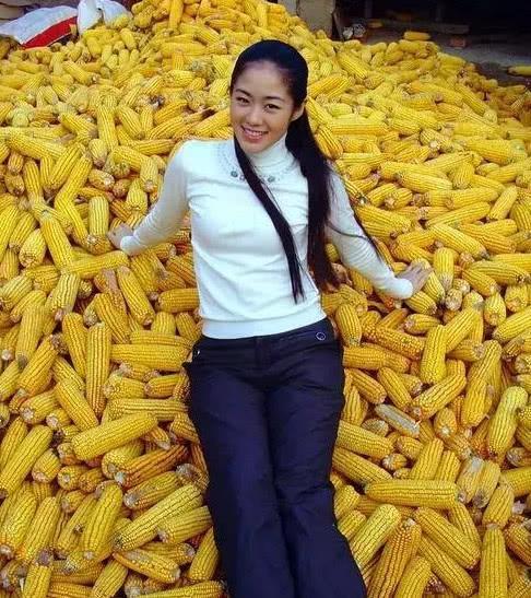 “王小蒙”毕畅现状，家庭非常幸福，网友：宝宝的脸太抢镜