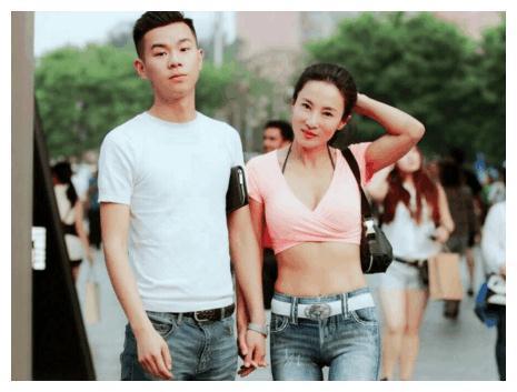 公认的“冻龄女神”，甩林志玲几条街！儿子都称她为“妖精”！