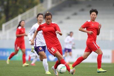 ​中国女足年薪世界第2大反转！王霜收入仅50万，球迷道歉足协被批