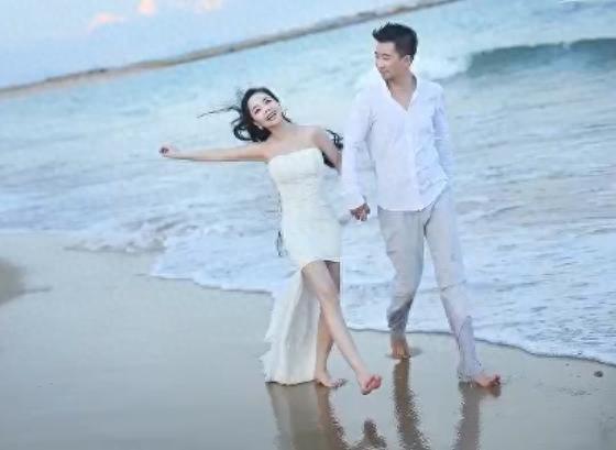 32岁王二妮近照 与丈夫婚纱照超美 与胡歌合照萌萌哒