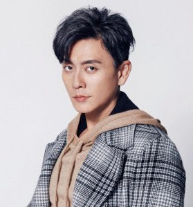 ​42岁黄宗泽终于曝光已婚生子，万籽麟：终于找到了幸福