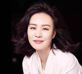 ​50岁的女人要根据脸型选发型，这四款短发提升气质，还显年轻洋气